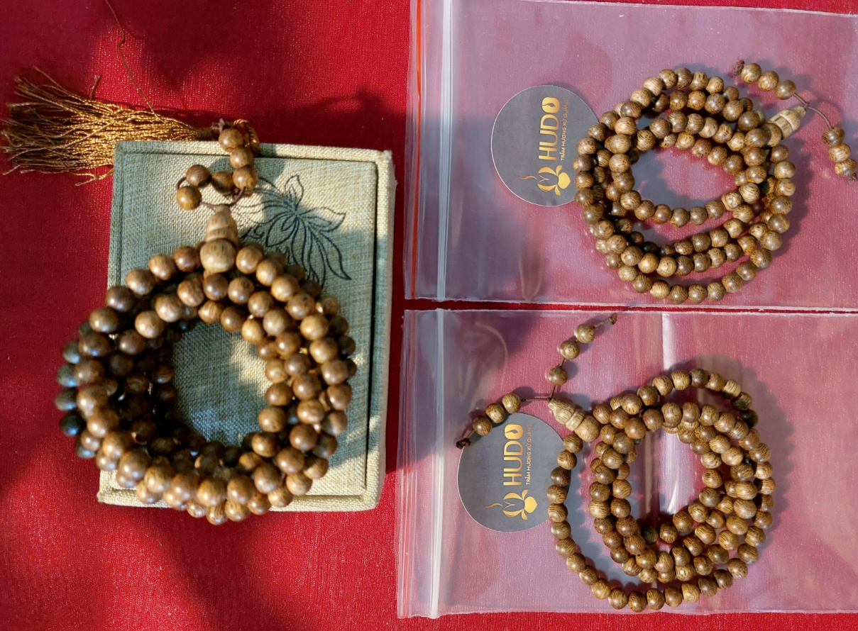 VÒNG TAY TRẦM HƯƠNG 108 HẠT 6MM VIỆT NAM.png